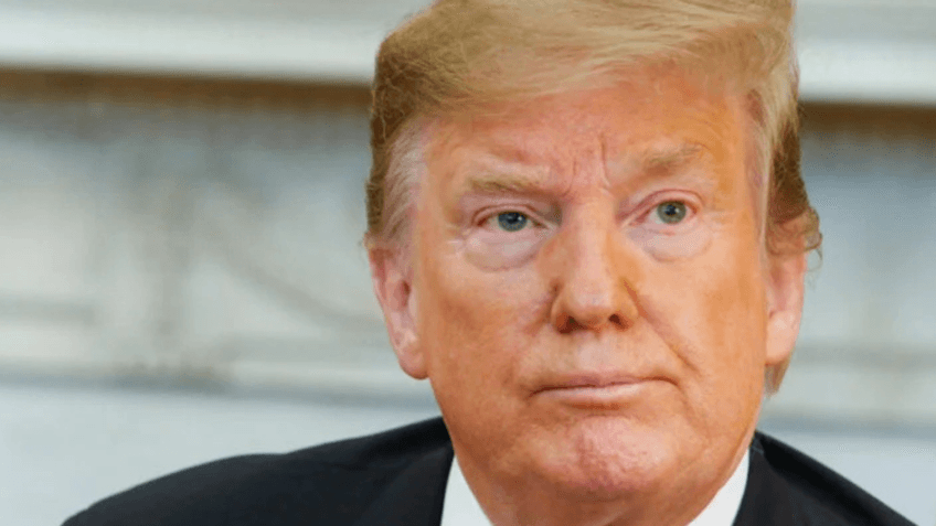 Trump diz que não aceitará deficit de US$ 1 trilhão para China