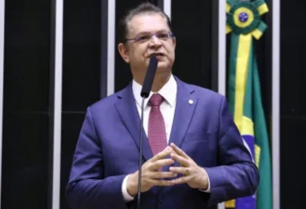 Texto final de anistia será decidido pela Câmara e Senado, diz Sóstenes