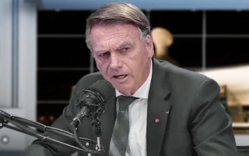 TSE intima Bolsonaro a pagar multa remanescente por reunião com embaixadores
