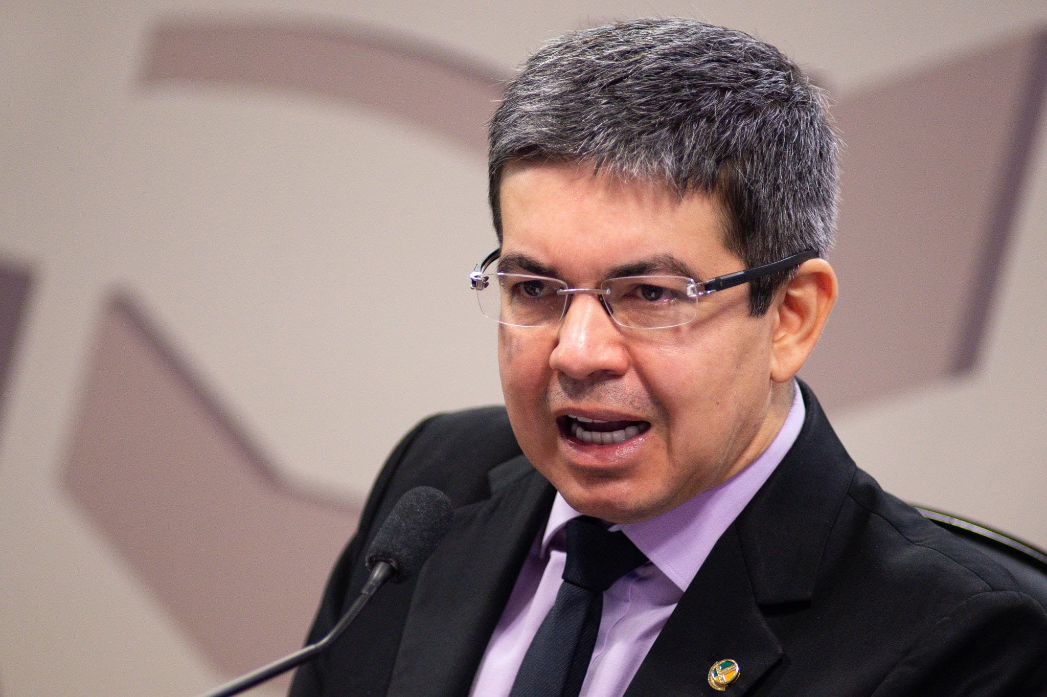 Líder do governo avalia que prisão de Collor é “bom sinal da justiça”