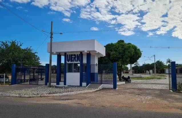UERN cancela concurso público para vagas de professor; identidades de candidatos foram reveladas a examinadores