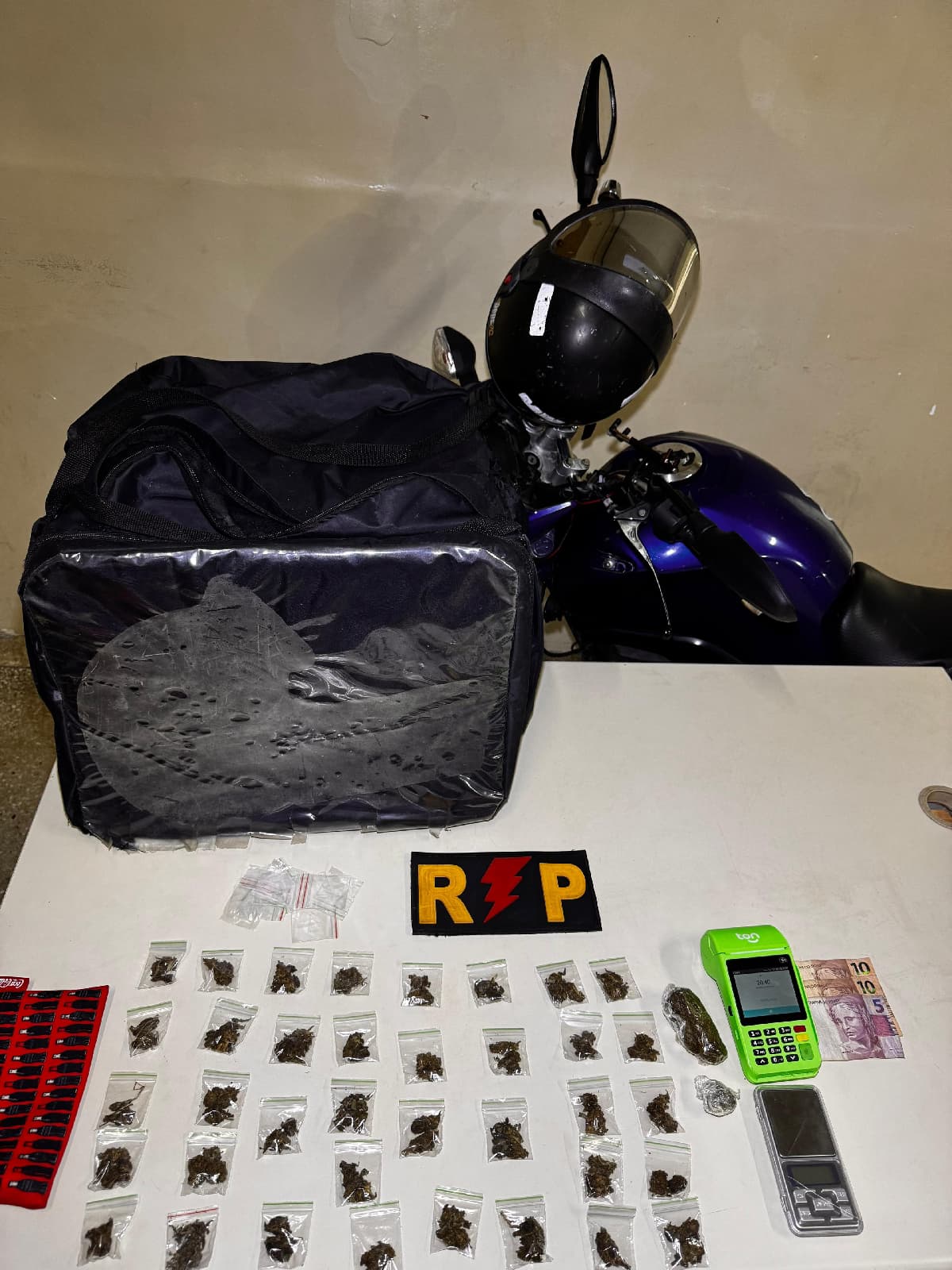 Homem se passava por motoentregador para traficar drogas e é preso em Natal