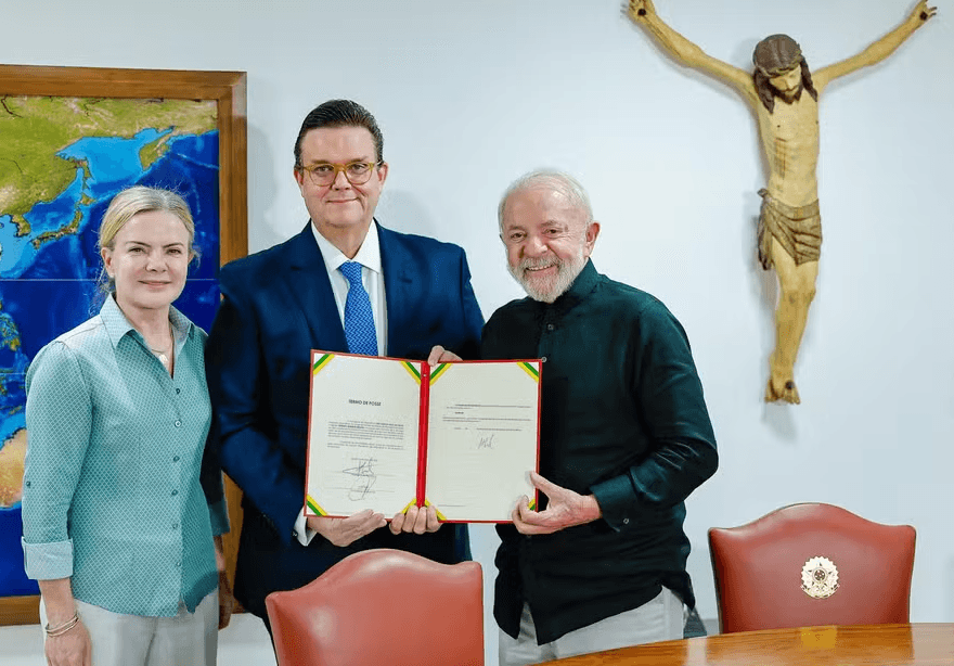 Sindicais criticam ministro de Lula por suspensão em conselho