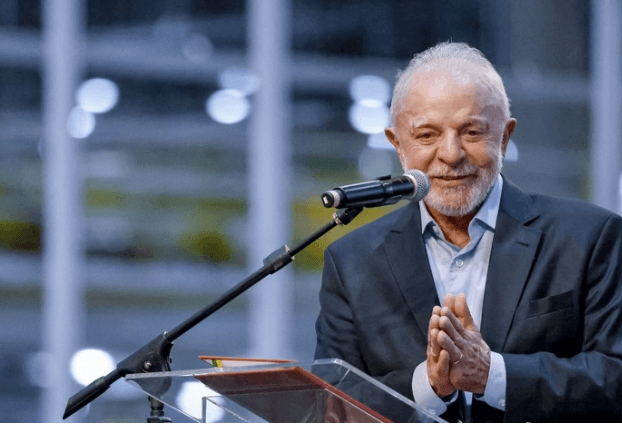 Governo Lula tenta incluir regulação de redes em projeto sobre IA