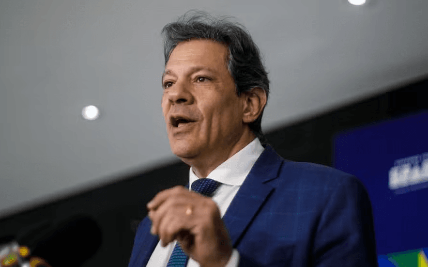 Haddad tenta evitar que novos benefícios sociais aumentem os gastos públicos, mas mercado desconfia