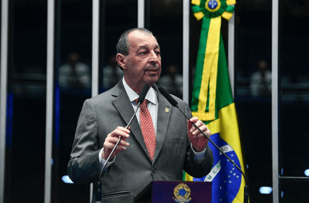 Alcolumbre escolhe Omar Aziz para presidir a CPMI do INSS