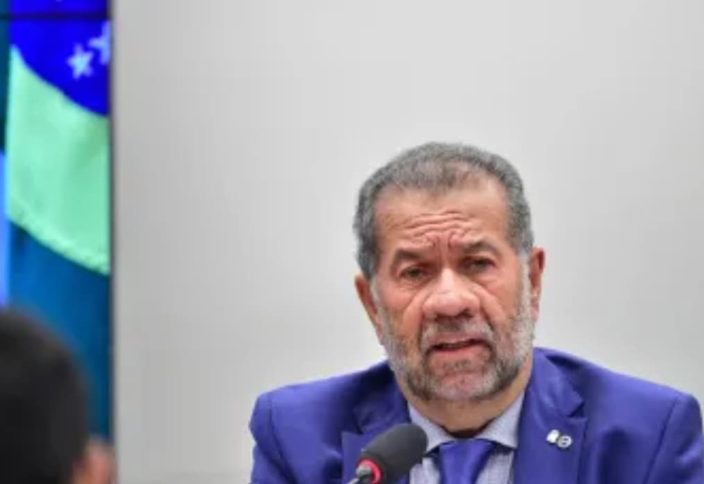 Após demissão, Lupi cobra punição “com rigor” por fraudes no INSS
