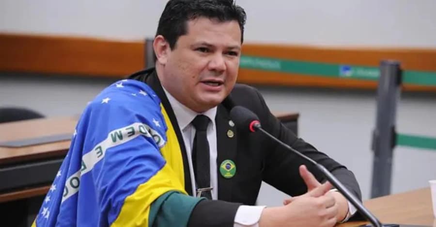Conselho de Ética aprova suspensão de Gilvan da Federal por três meses