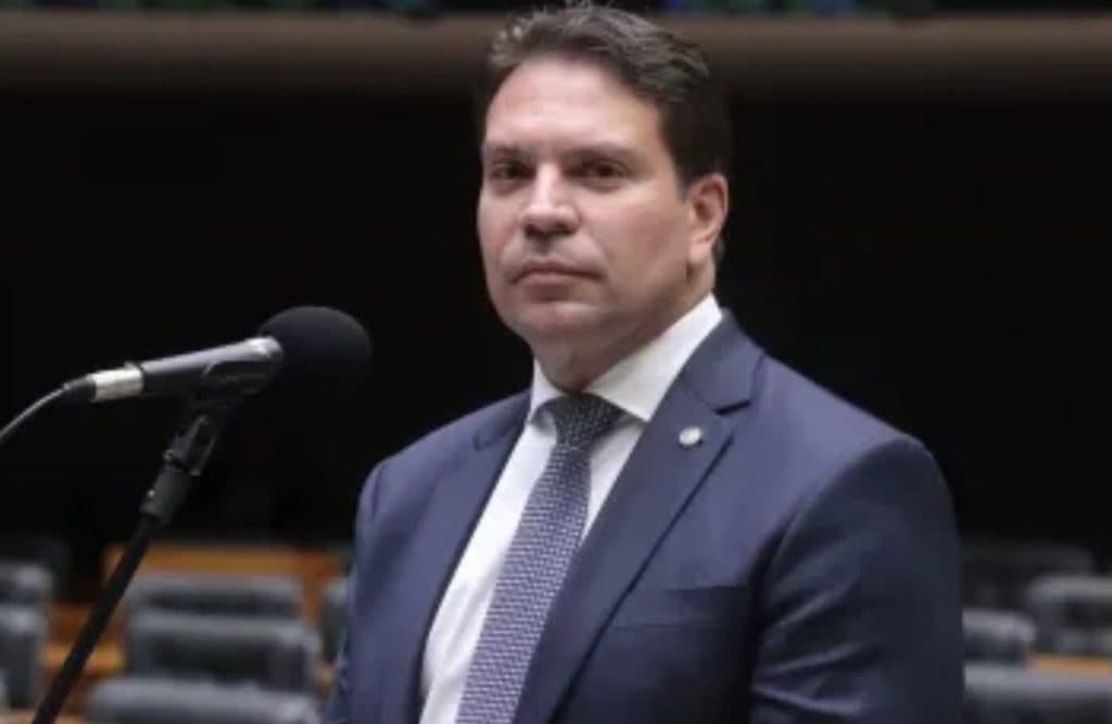 STF tem maioria para derrubar, em parte, ação da Câmara em favor de Ramagem