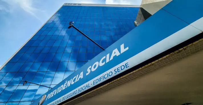 PT e Psol lideram lista de partidos que atuaram para enfraquecer controle de descontos no INSS