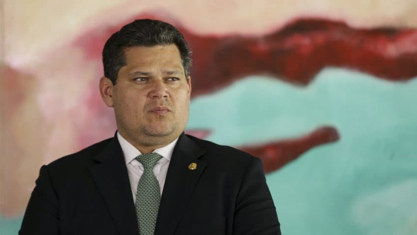 Alcolumbre diz que CPMI do INSS será lida em 17 de junho