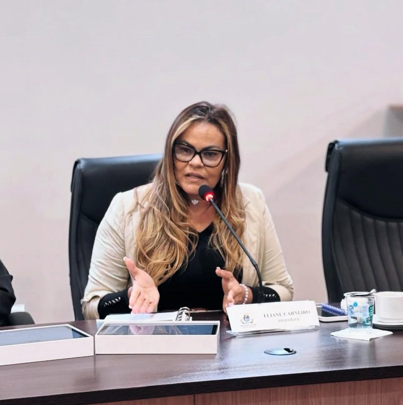 VERGONHA EM EXTREMOZ: Vereadora Eliane Carneiro vira as costas para a saúde do povo