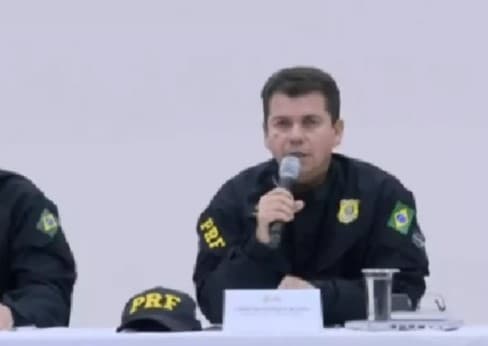 Ex-diretor da PRF admite operações de fiscalização nas estradas em 2022, mas nega viés político