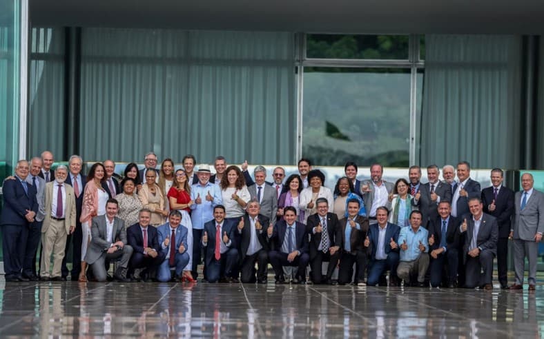 Demissão de Lupi da Previdência representa 11ª troca ministerial do terceiro mandato de Lula