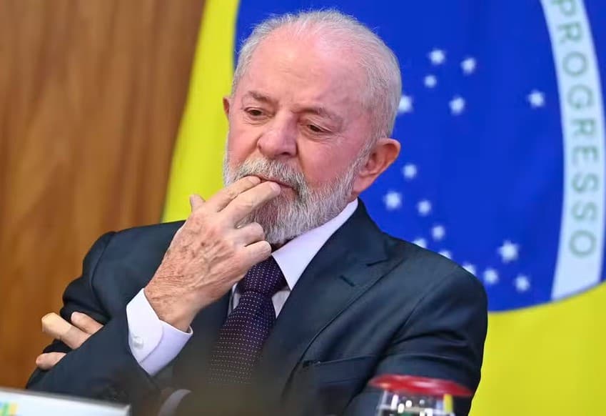 Lula sofre 8 reveses de sua base aliada em menos de um mês