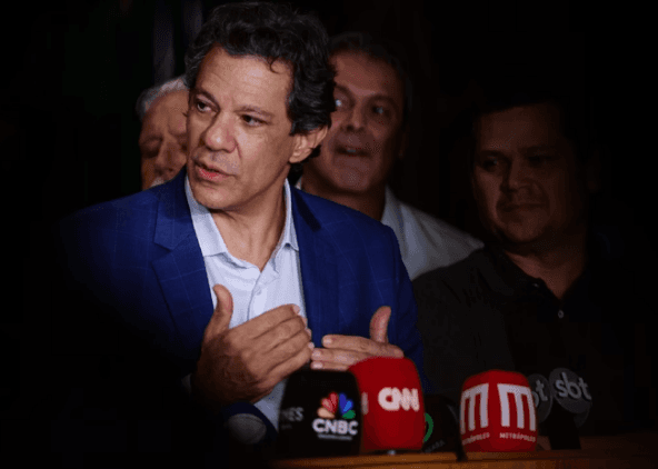 Empoderado por Lula para embate com Congresso, Haddad adota novo tom