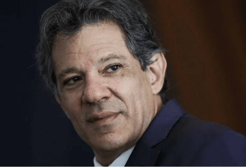 Haddad diz ter "propósito" com fiscal e até imita Lula em evento reservado