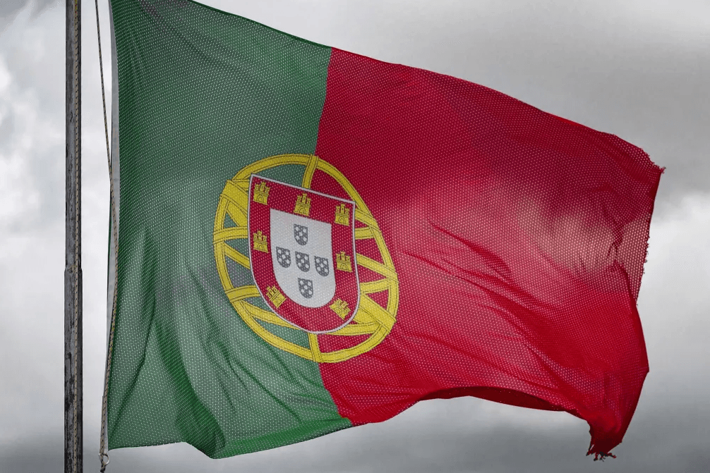 Mais de 5 mil brasileiros poderão ser expulsos de Portugal, diz ministro