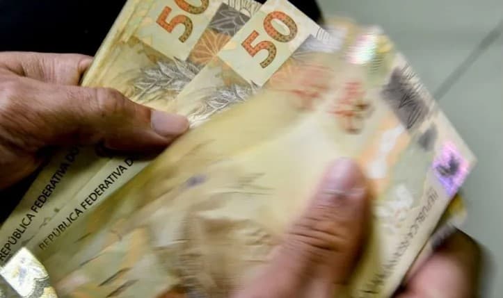 32% dos brasileiros CLT ou aposentados têm empréstimo consignado, diz Datafolha
