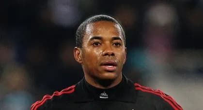 Defesa de Robinho entra com recurso no STF para tentar reverter prisão