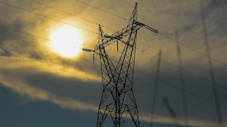 Contas de luz permanecem com bandeira tarifária vermelha em julho