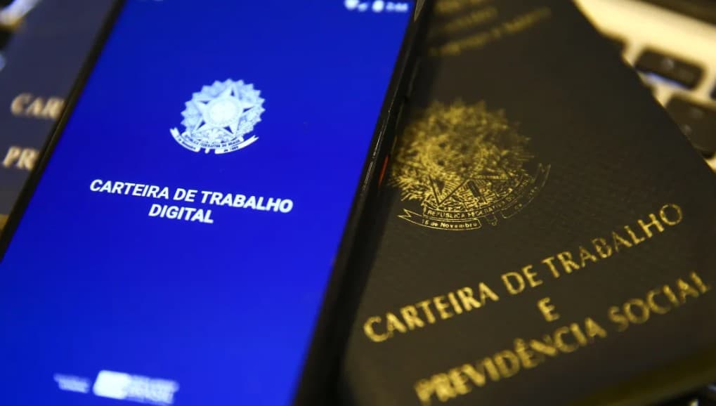 Desemprego recua para 6,2% no trimestre terminado em maio, diz IBGE