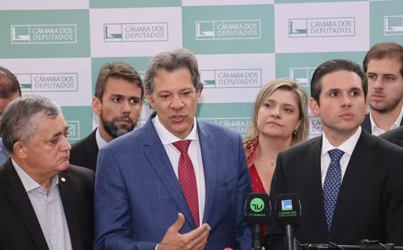 Haddad se reúne com Motta, Alcolumbre e líderes partidários para apresentar alternativas à alta do IOF