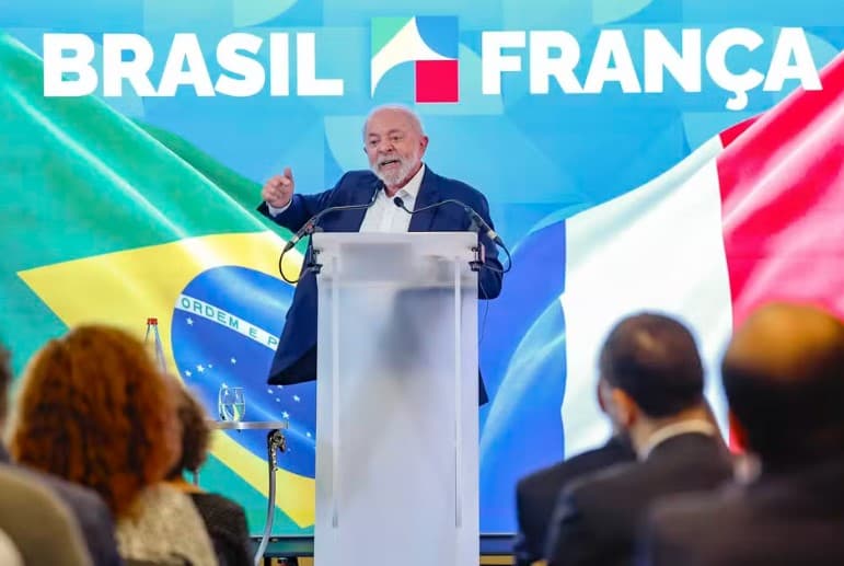 VÍDEO: Lula defende viagens ao exterior e diz desconhecer custos: "Eu não sei quanto tô gastando porque não cuido disso"