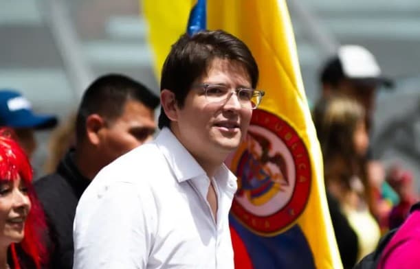 Pré-candidato à presidência da Colômbia passa por 1ª cirurgia após ser baleado em atentado e terá ‘horas críticas' pela frente