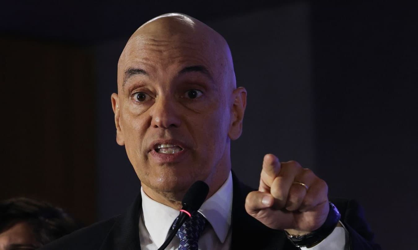 Líder da direita na Espanha diz que Moraes é “carrasco da democracia”