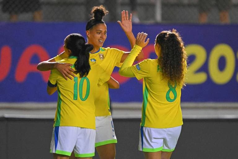 Brasil goleia o Paraguai e avança à semifinal da Copa América Feminina