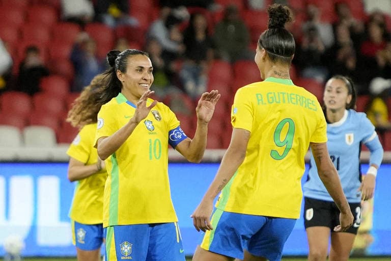 Brasil goleia Uruguai e vai novamente à final da Copa América feminina