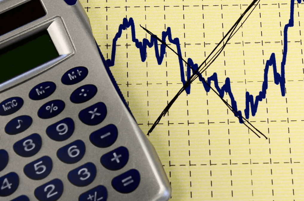 INSS fora da meta é "bomba fiscal" para arcabouço, dizem economistas