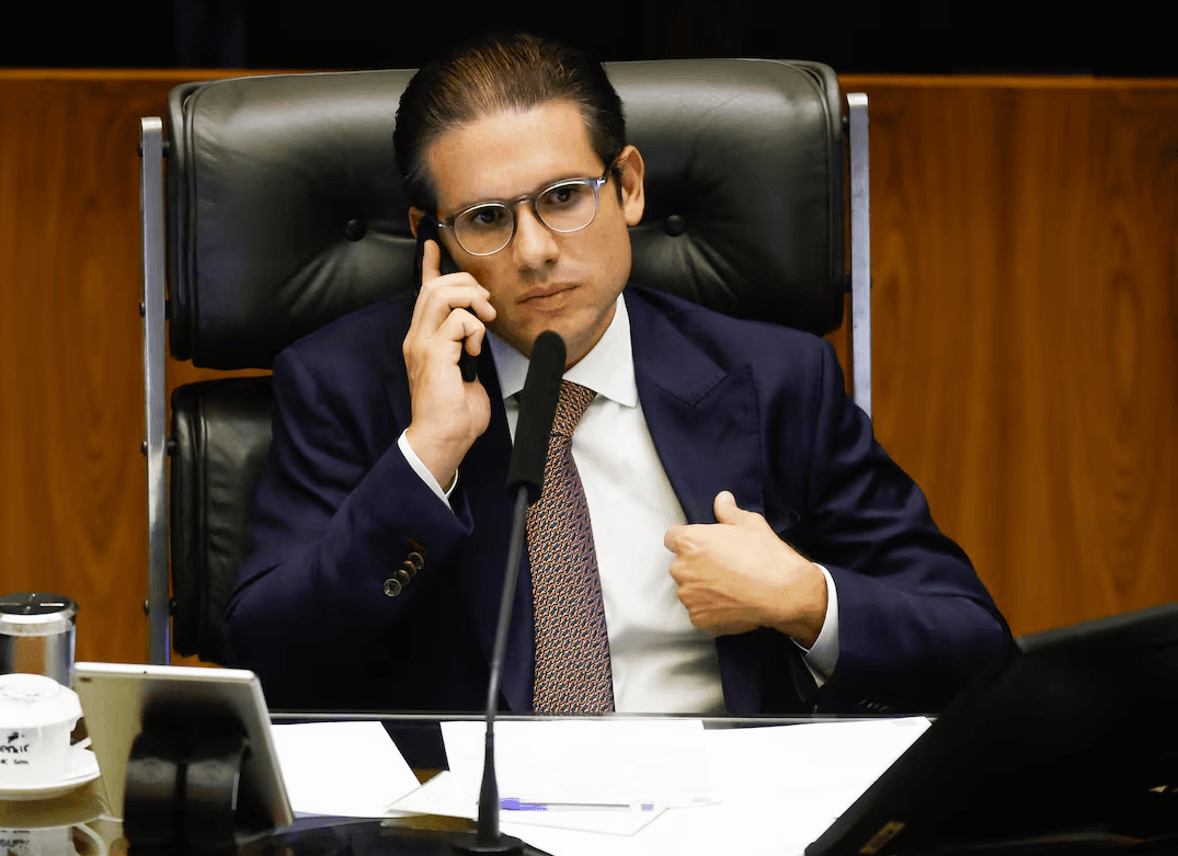 Campanha contra Congresso é ‘virada’ do governo nas redes e críticas atingem Motta, diz pesquisa