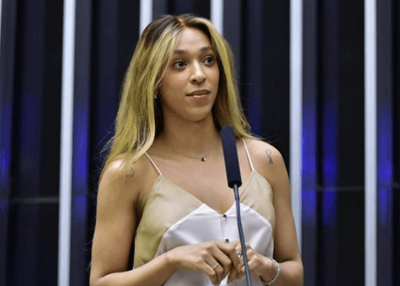 Vereadora suspeita de contratação feita por Erika Hilton e aciona PGR
