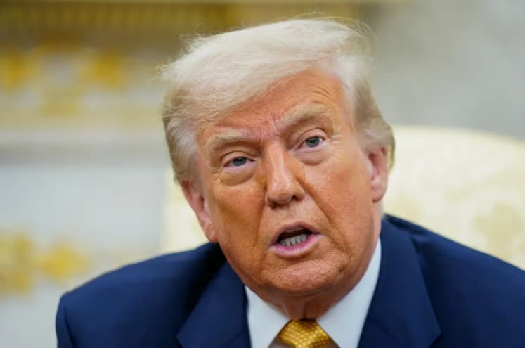 Trump assina decreto que oficializa tarifas de 50% ao Brasil