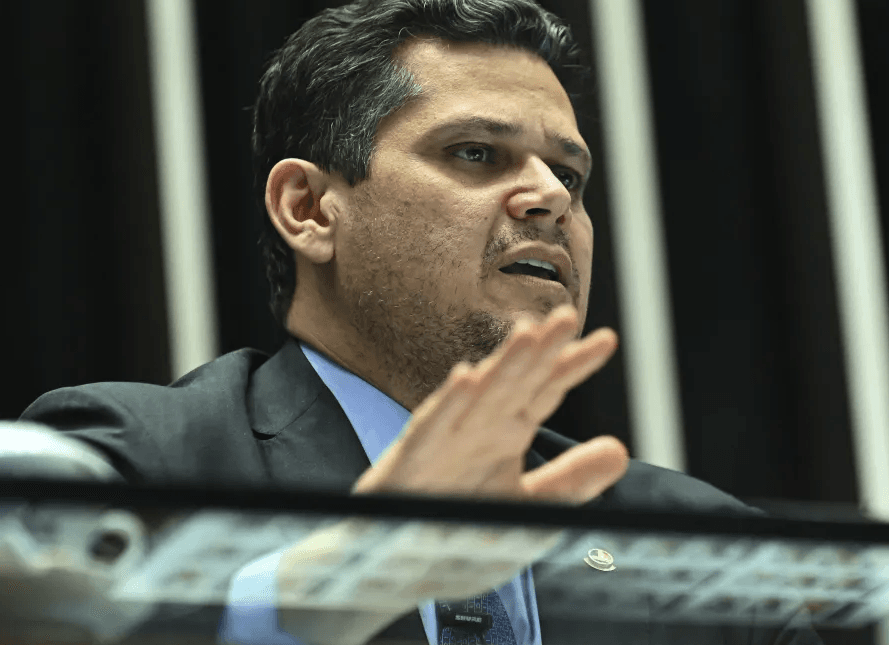 Alcolumbre quer limitar ações de partidos contra decisões do Congresso