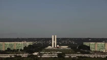 Após ouvir 100 empresários, governo segue sem decisão sobre tarifa de Trump