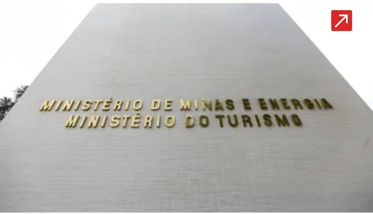 Governo se reúne com Petrobras para avaliar impactos da tarifa de 50%