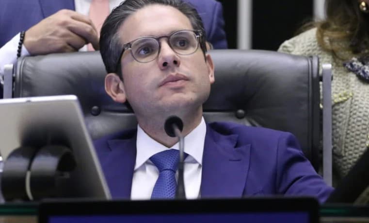 Hugo Motta proíbe reuniões de comissões na Câmara por ‘falta de pluralidade'; oposição reage e afirma que medida é ilegal