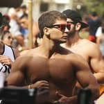 VÍDEO: Homem espanca mulher com dezenas de socos em elevador e alega "surto claustrofóbico" ; ele foi preso