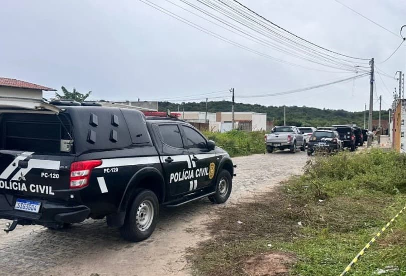 Mulher de Marcelo ‘Pica-Pau' e outro indivíduo também morreram durante ocorrência em Extremoz; seis policiais ficaram feridos