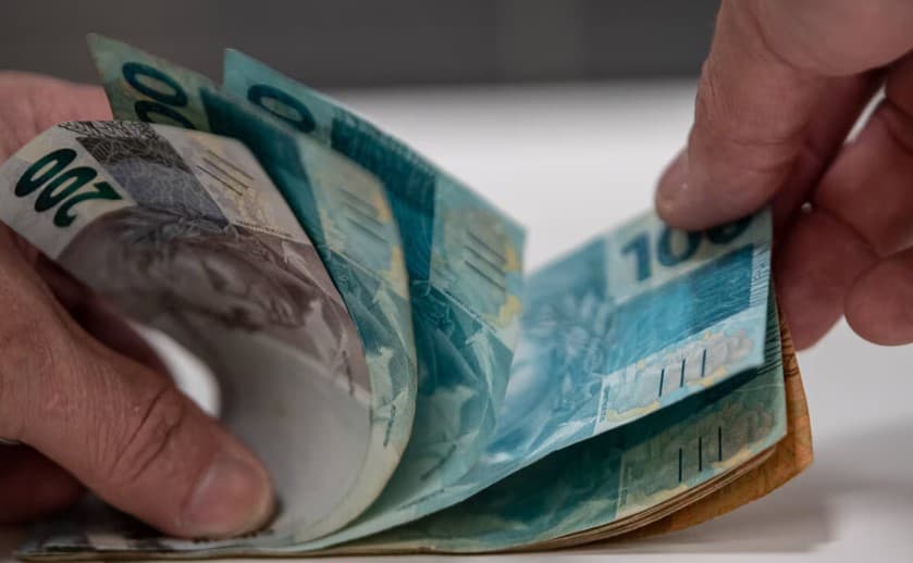 Saques superam depósitos em R$ 49,6 bilhões, e poupança tem 3º pior saldo para o 1º semestre