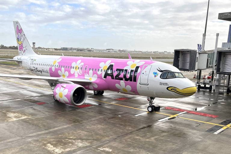 Avião da Azul faz pouso de emergência após ameaça de bomba