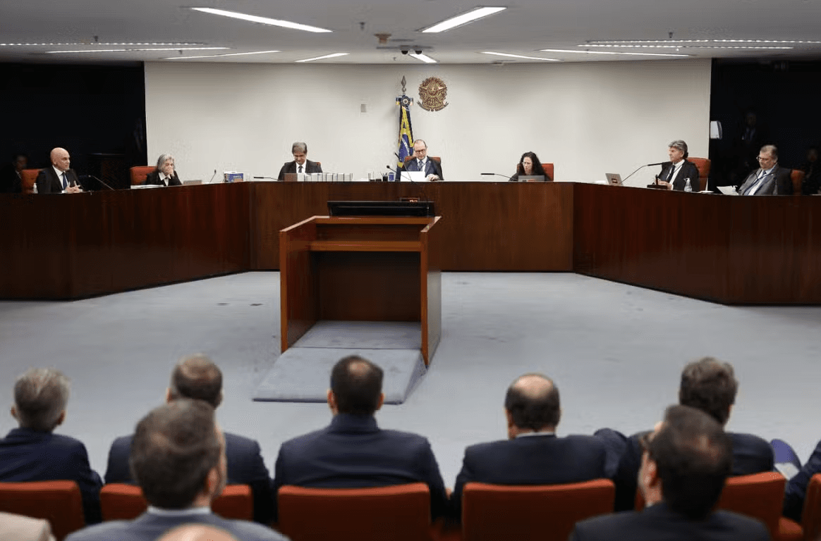 STF mantém previsão de julgamento de Bolsonaro em setembro mesmo após prisão domiciliar