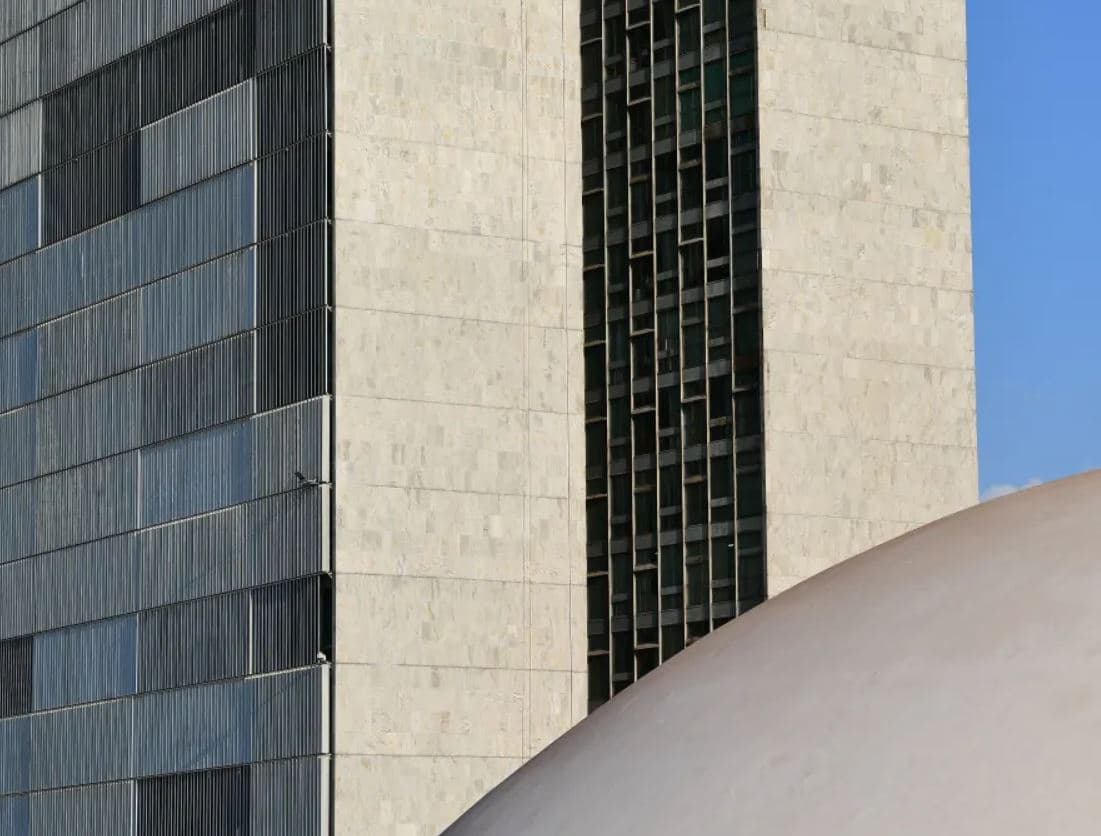 Congresso retoma trabalhos de olho na anistia, IR e cassações