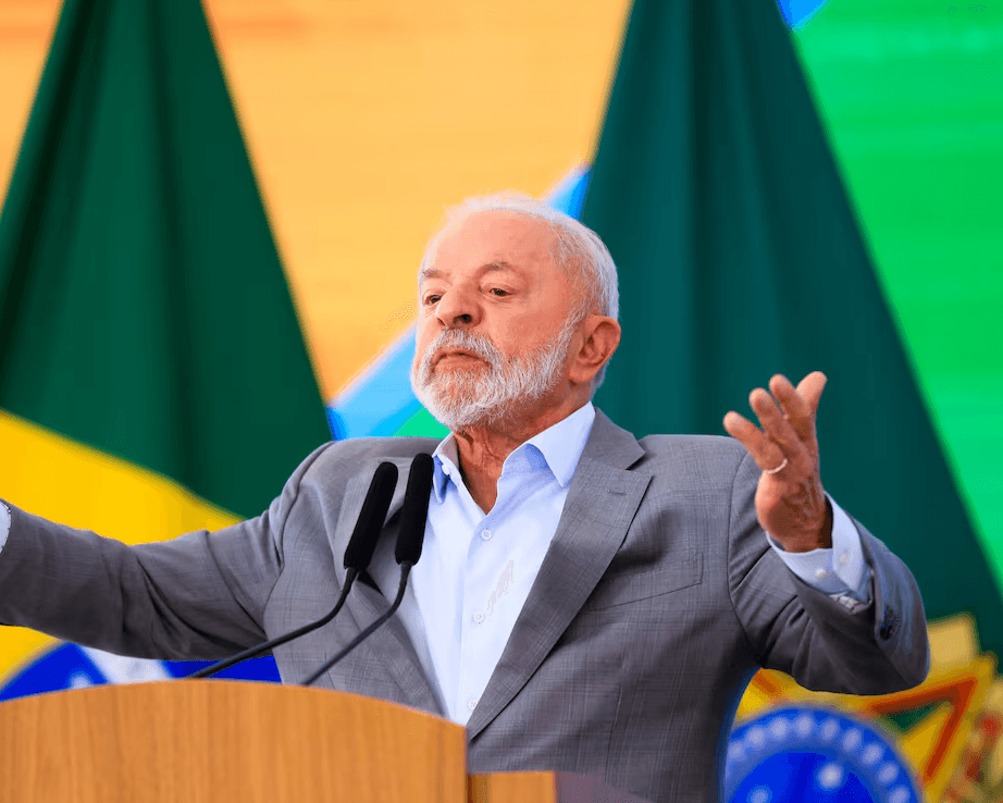 Lula muda tática e busca apoio direto de líderes partidários do Centrão