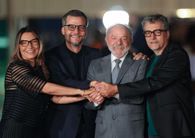Lula recebe Wagner Moura e elenco de filme brasileiro no Alvorada