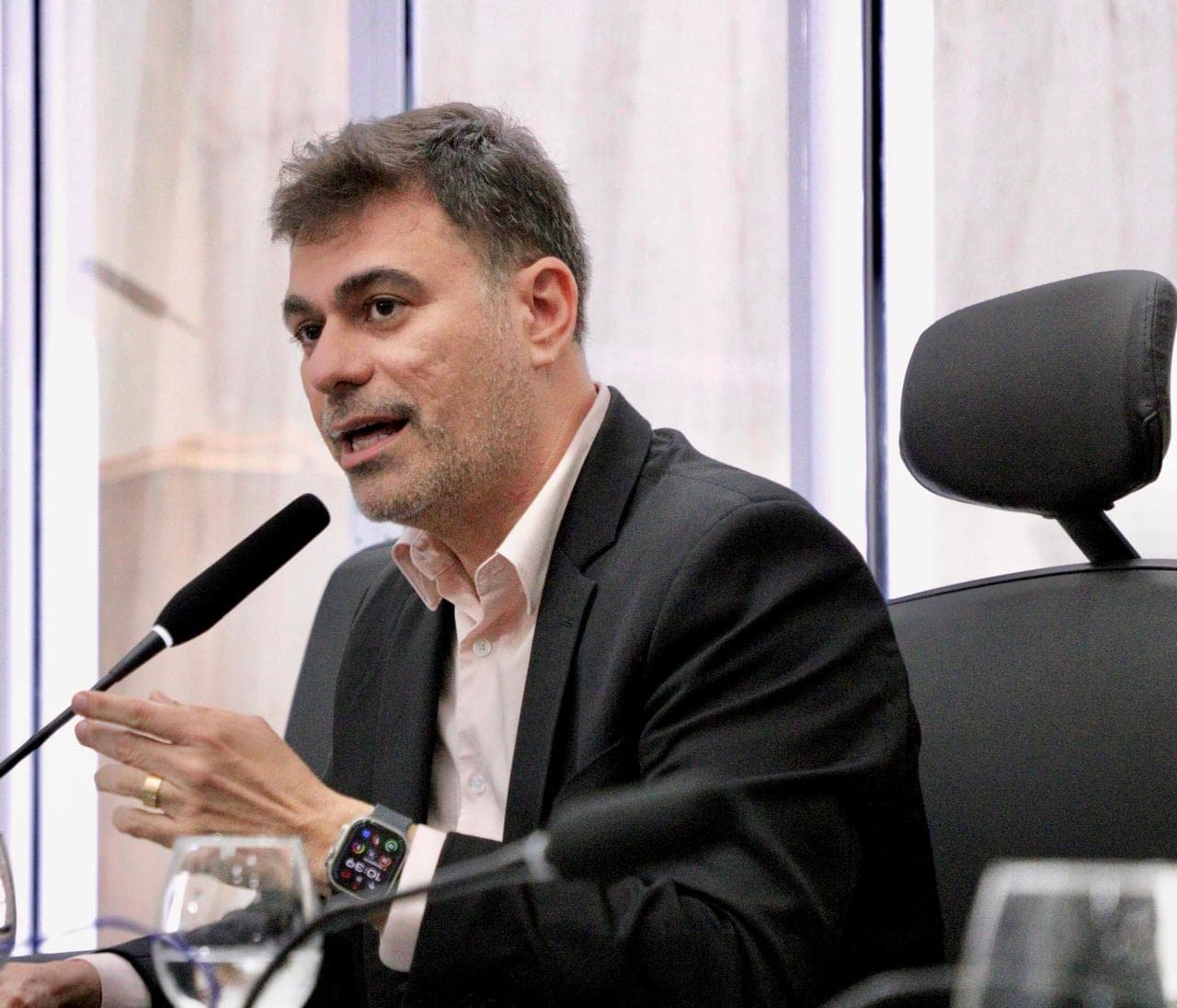 Vereador Professor Ítalo propõe audiência pública para discutir binário entre as avenidas Maria Lacerda e Abel Cabral