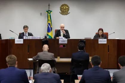 8/1: STF forma maioria para condenar homem que sentou na cadeira de Moraes